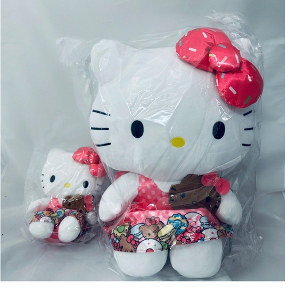 Other - NWT hello kitty cafe plushie set